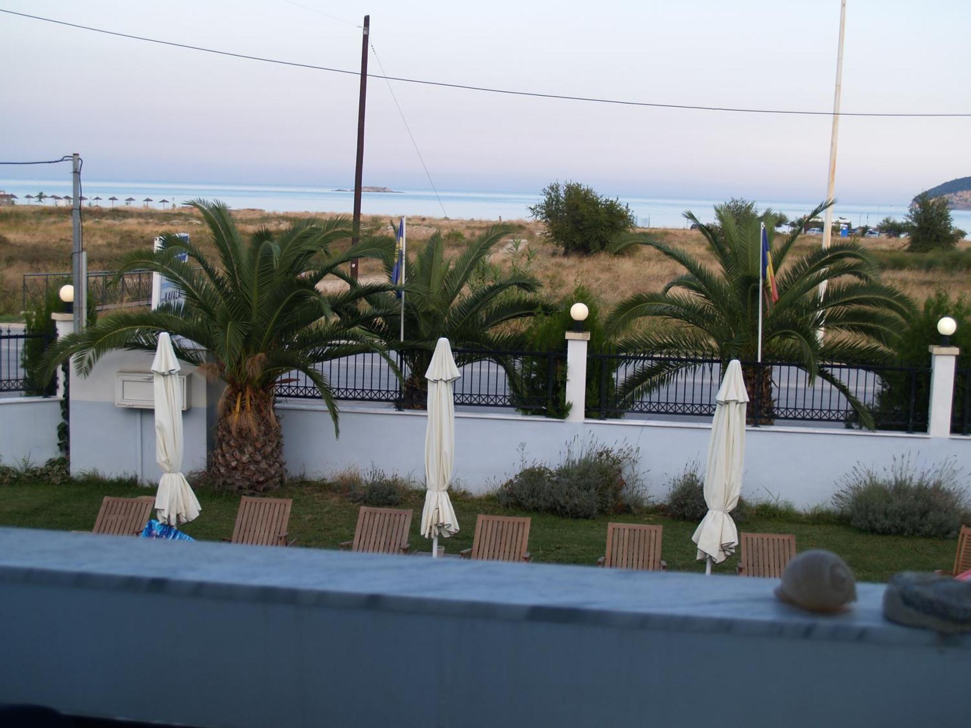 Kavala Beach Hotel Apartments Nea Iraklitsa Екстер'єр фото