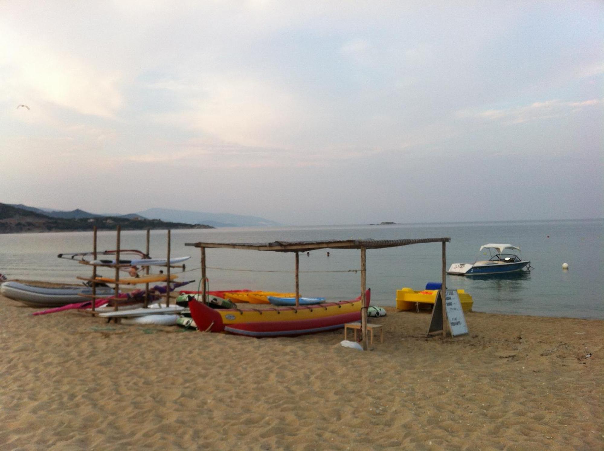Kavala Beach Hotel Apartments Nea Iraklitsa Екстер'єр фото