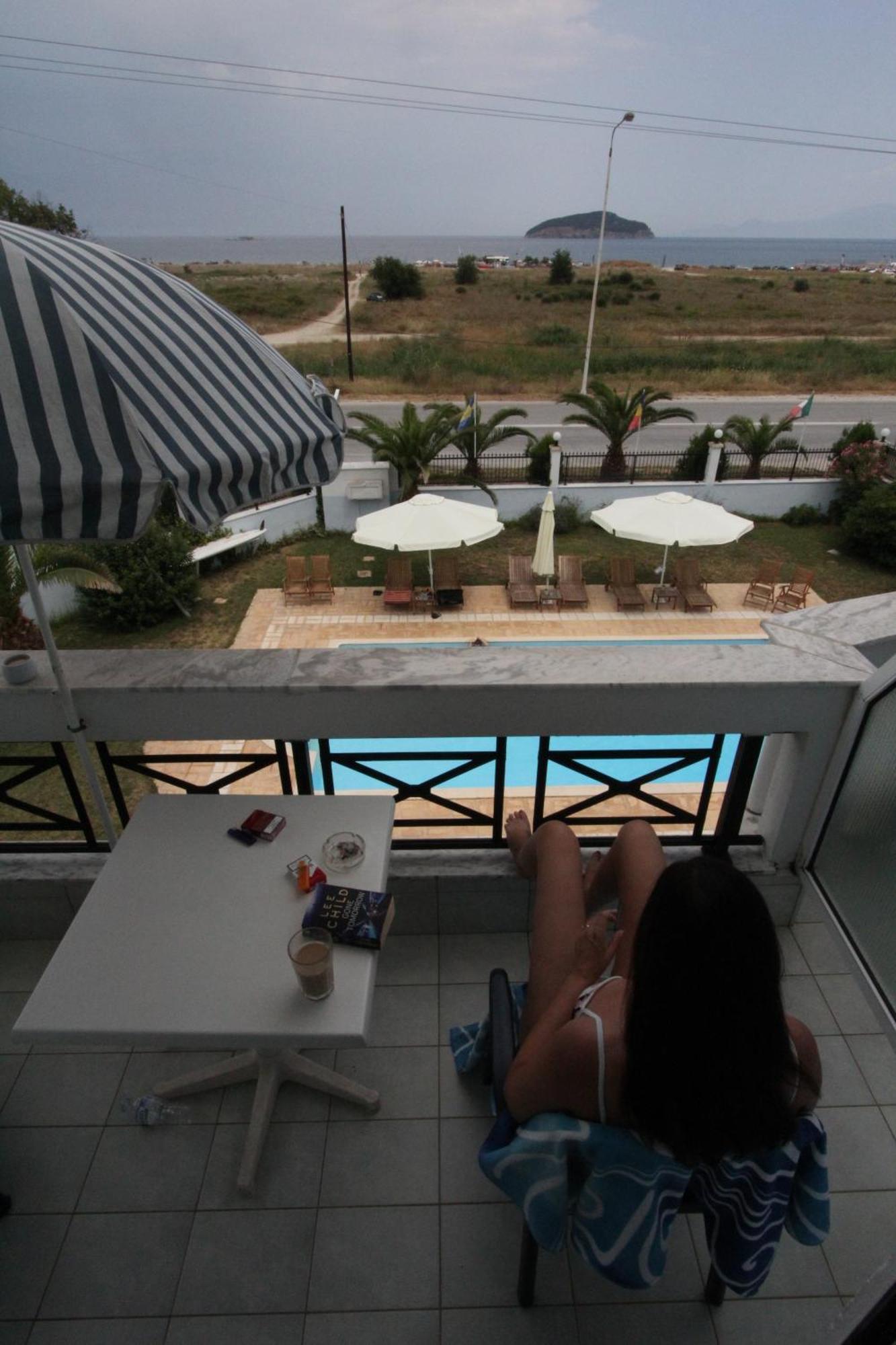 Kavala Beach Hotel Apartments Nea Iraklitsa Екстер'єр фото